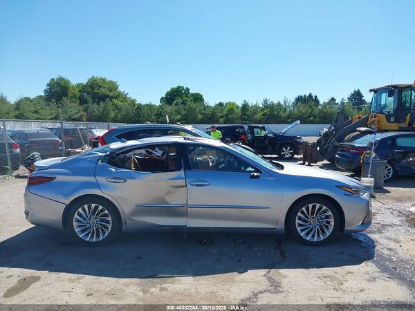 2023 LEXUS ES 300H LUXURY