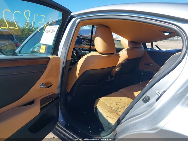 2023 LEXUS ES 300H LUXURY