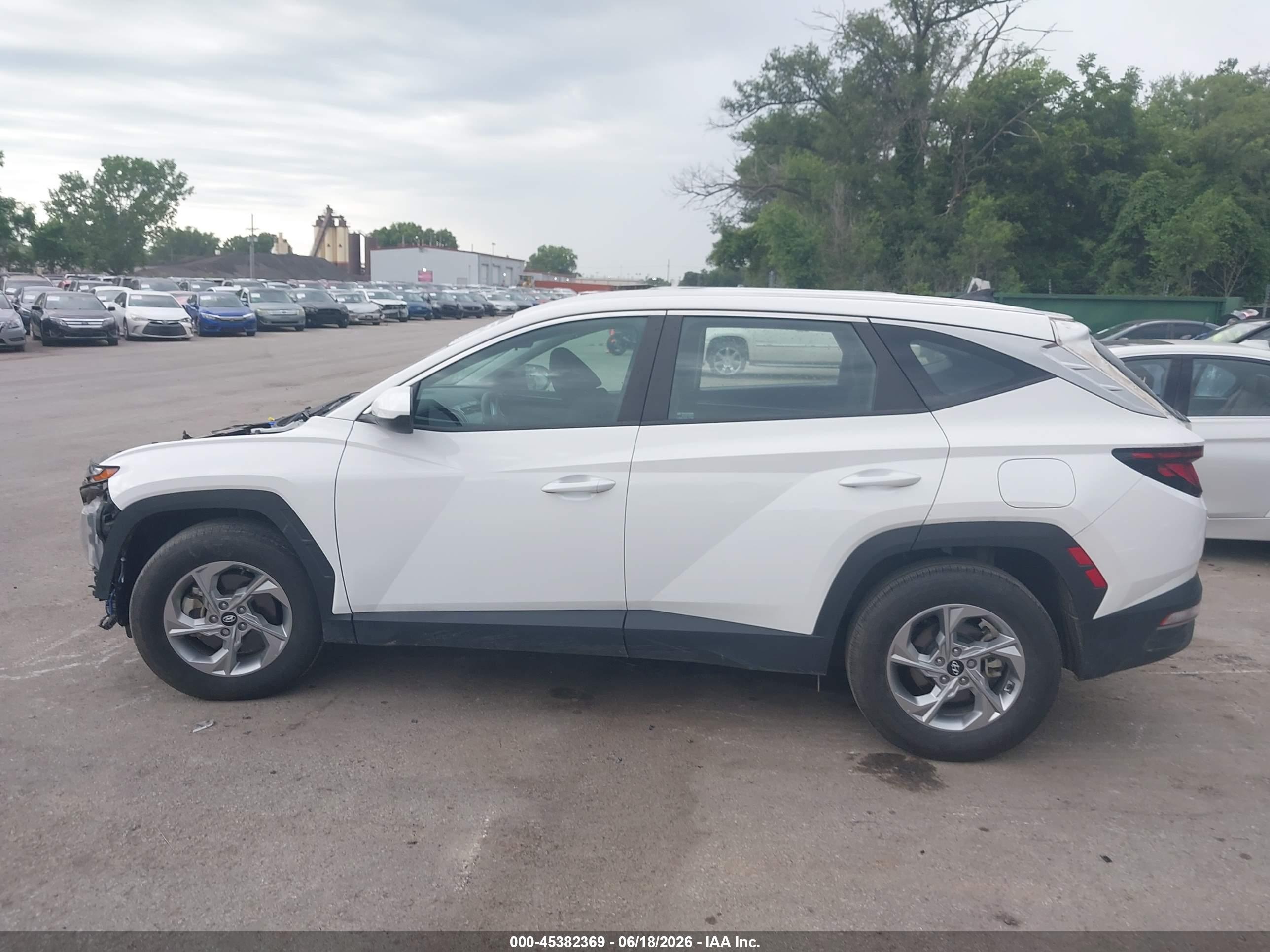 2024 HYUNDAI TUCSON SE
