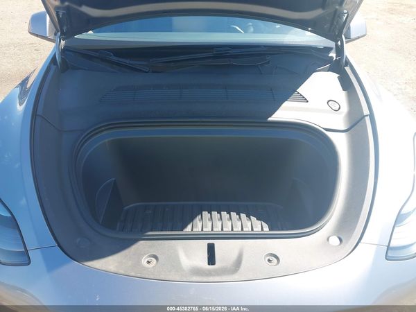 2025 TESLA MODEL Y