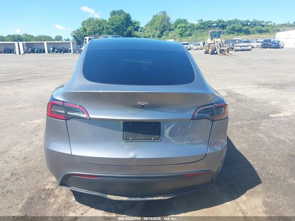 2025 TESLA MODEL Y