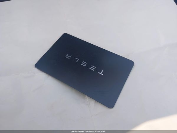 2025 TESLA MODEL Y