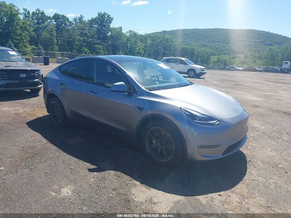 2025 TESLA MODEL Y