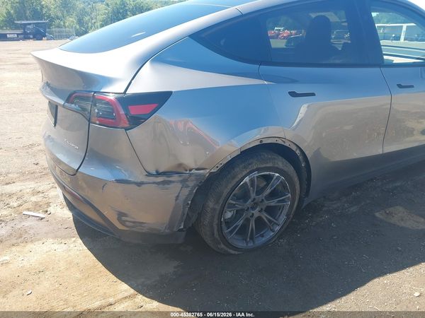 2025 TESLA MODEL Y