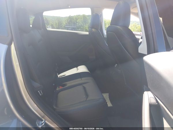 2025 TESLA MODEL Y