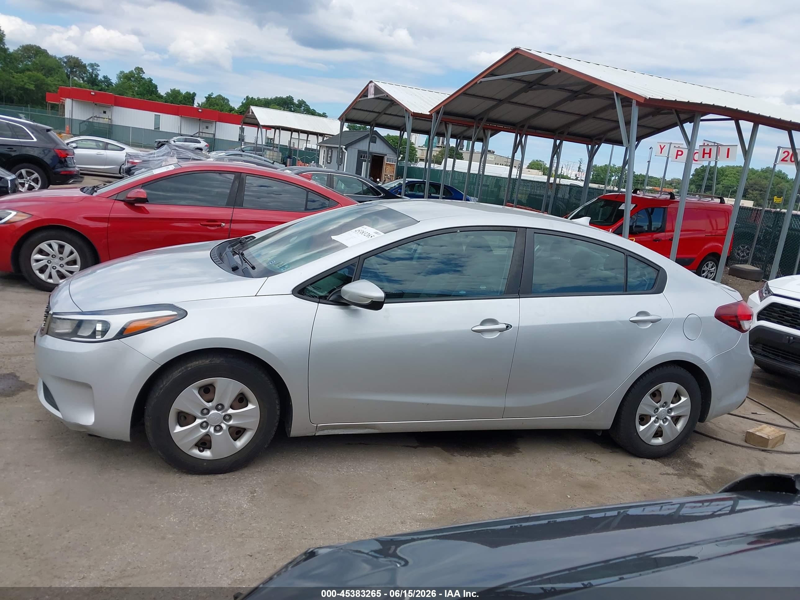 2017 KIA FORTE LX