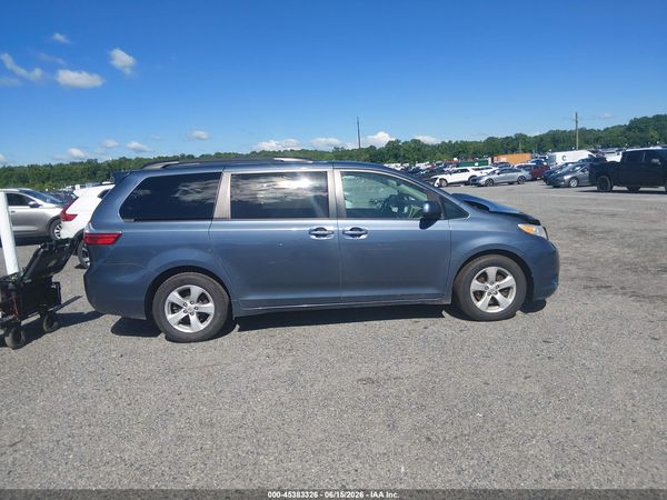 2015 TOYOTA SIENNA LE 8 PASSENGER