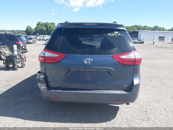 2015 TOYOTA SIENNA LE 8 PASSENGER
