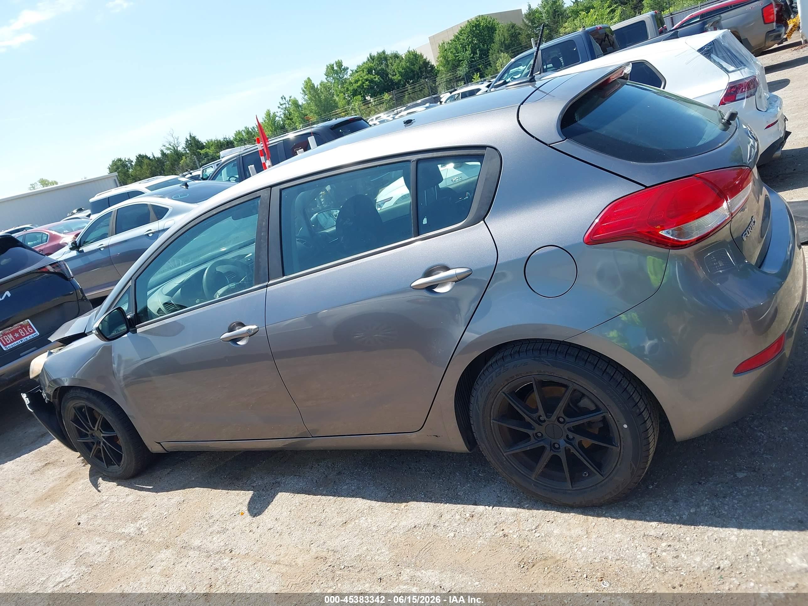 2016 KIA FORTE LX