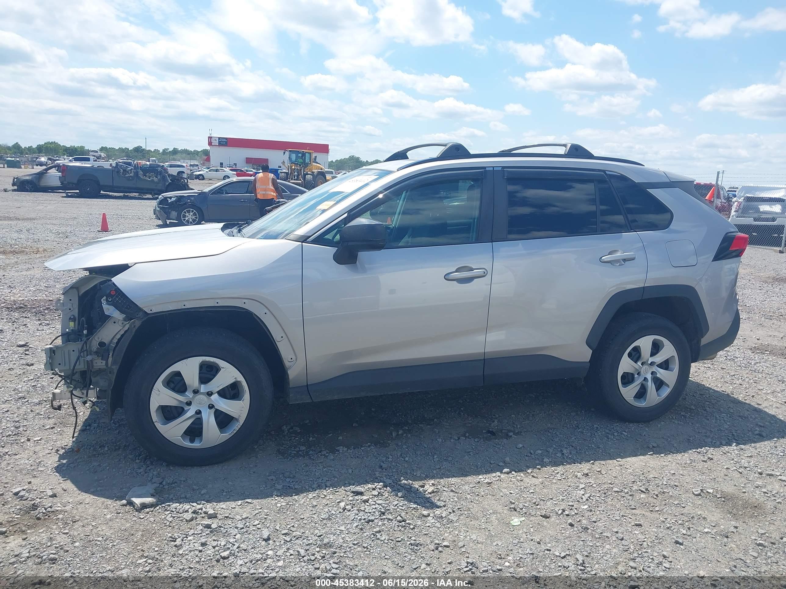 2020 TOYOTA RAV4 LE