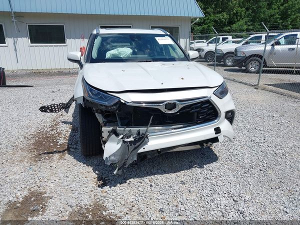 2022 TOYOTA HIGHLANDER LIMITED