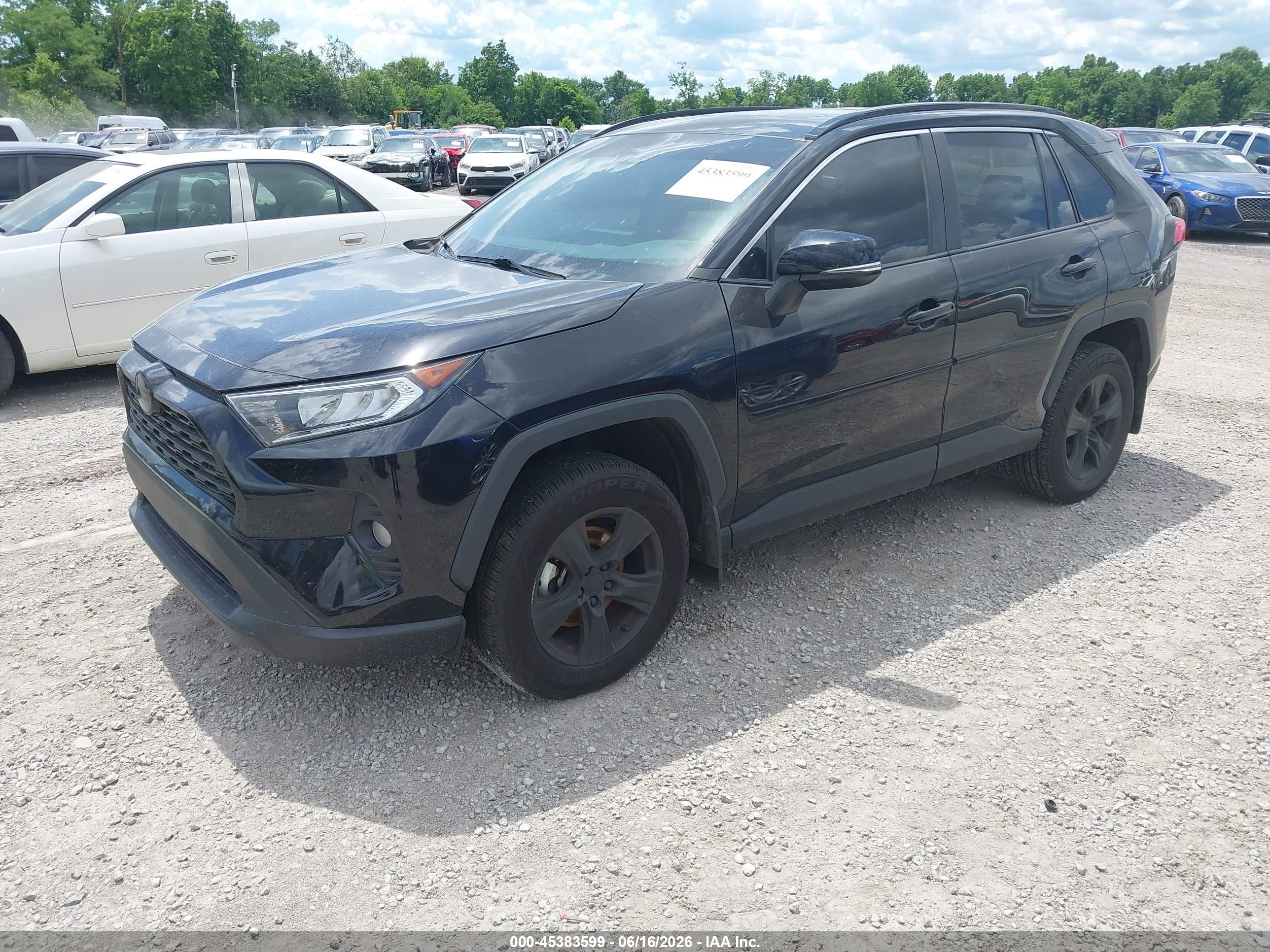 2021 TOYOTA RAV4 XLE
