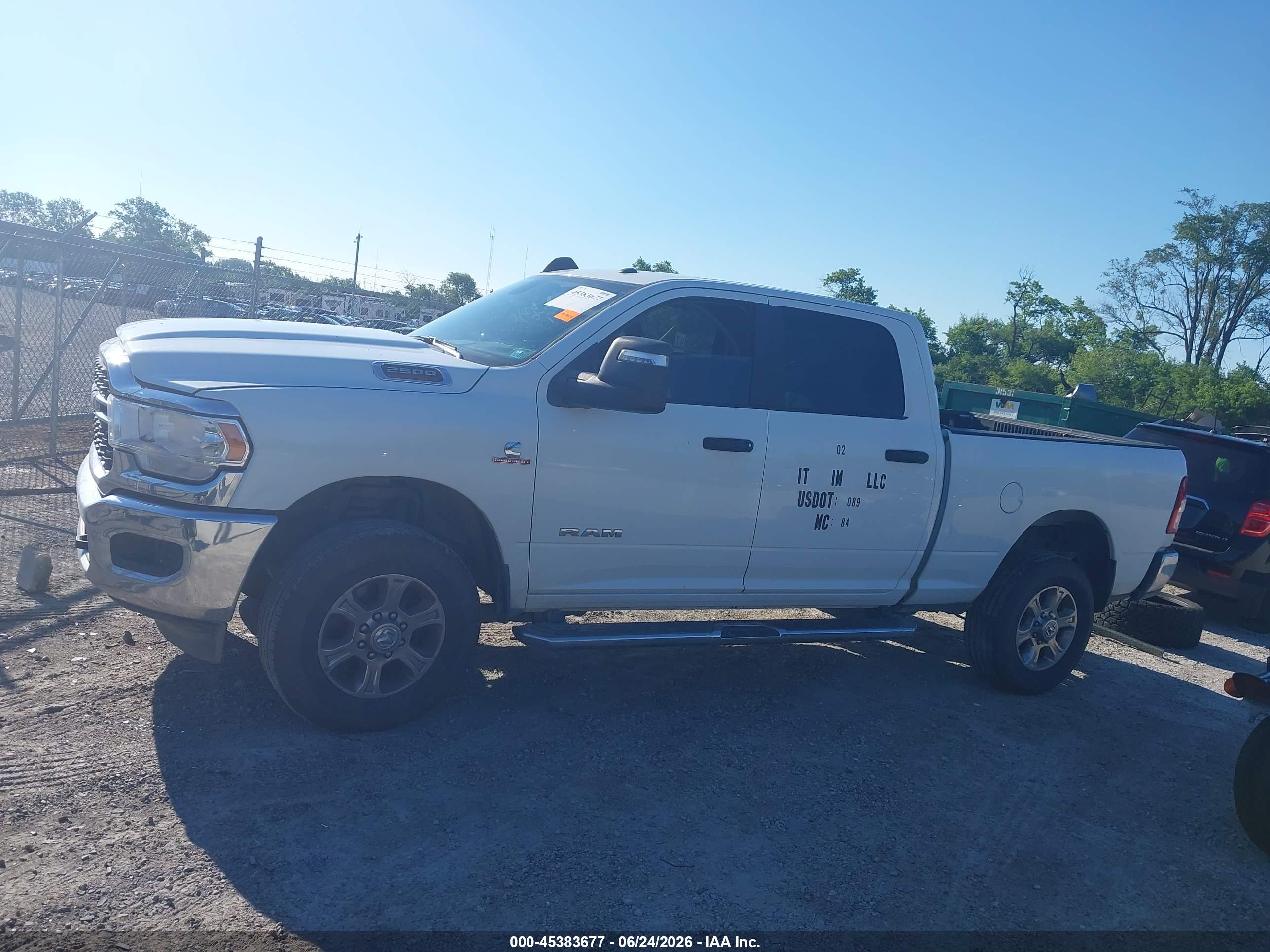 2024 RAM 2500 BIG HORN  4X4 6'4 BOX