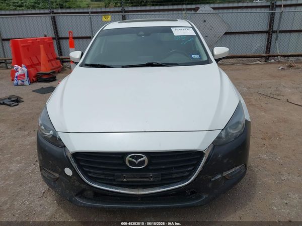 2018 MAZDA MAZDA3 TOURING