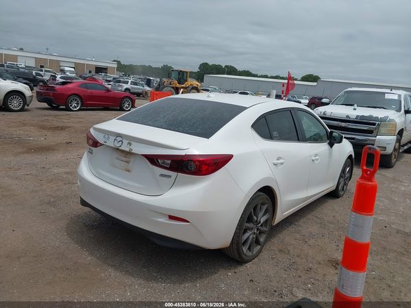 2018 MAZDA MAZDA3 TOURING