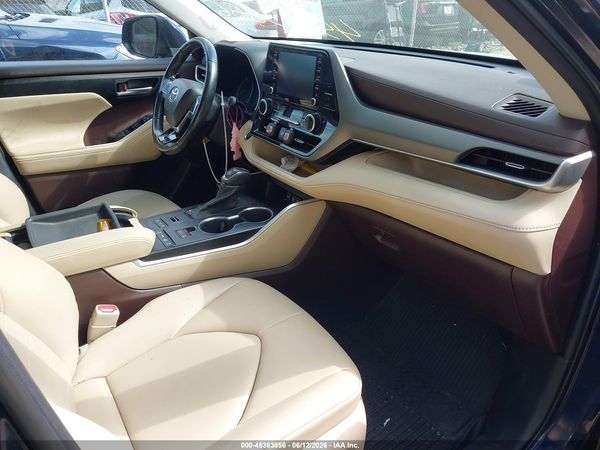 2021 TOYOTA HIGHLANDER XLE