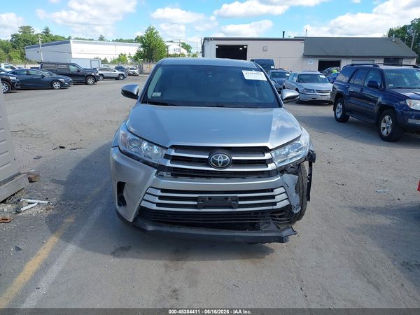 2017 TOYOTA HIGHLANDER LE