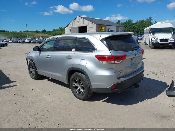 2017 TOYOTA HIGHLANDER LE