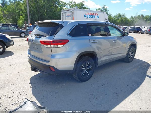 2017 TOYOTA HIGHLANDER LE