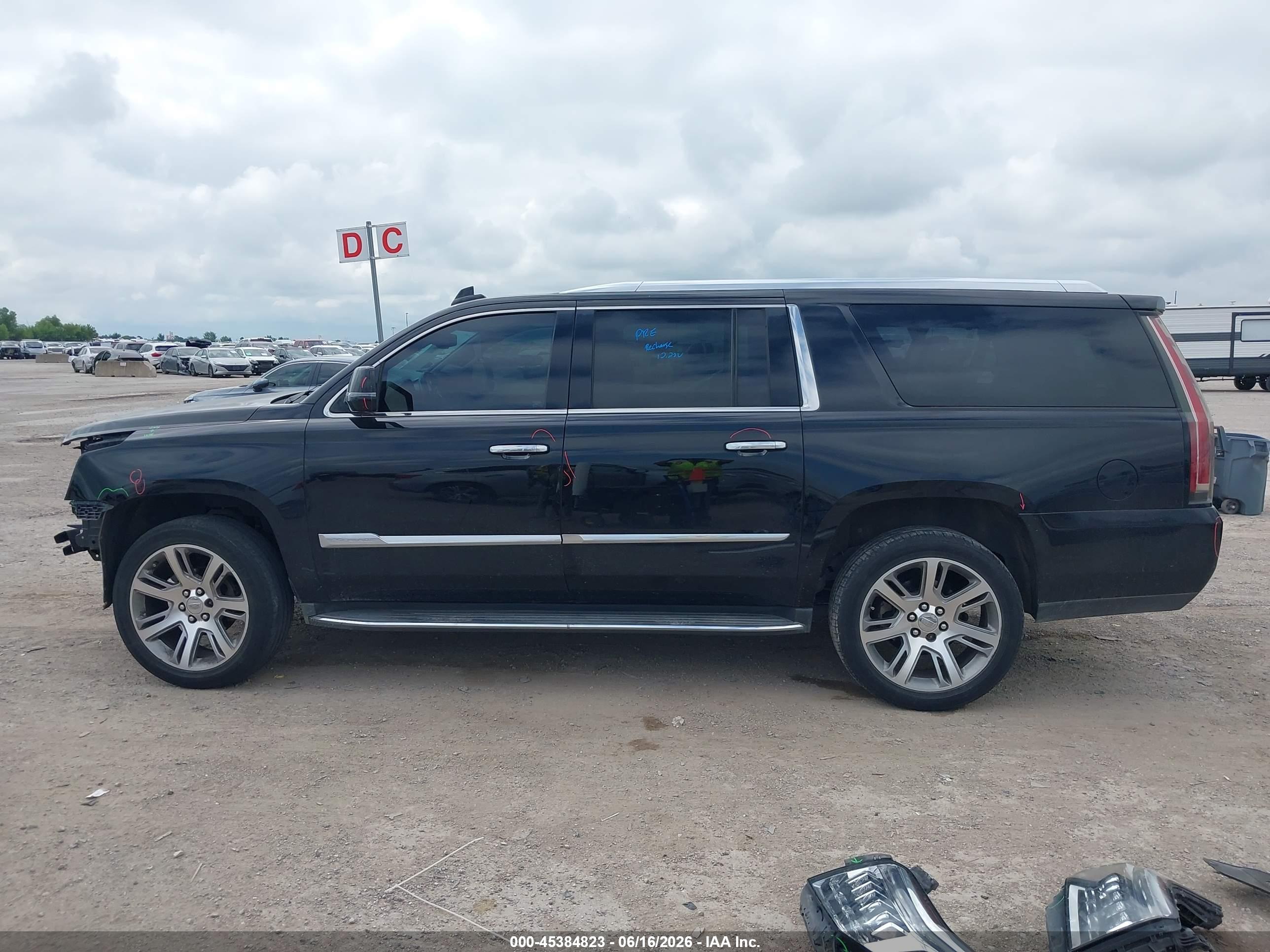 2016 CADILLAC ESCALADE ESV LUXURY COLLECTION