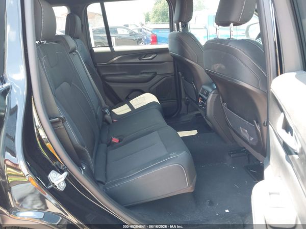 2025 JEEP GRAND CHEROKEE LAREDO X 4X2