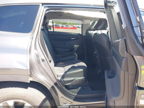 2021 TOYOTA HIGHLANDER XLE