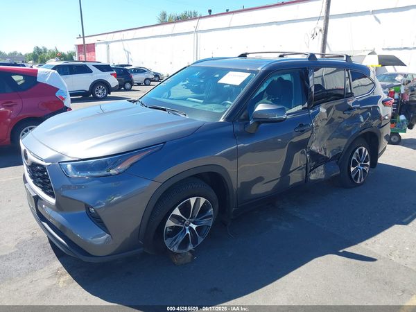 2021 TOYOTA HIGHLANDER XLE