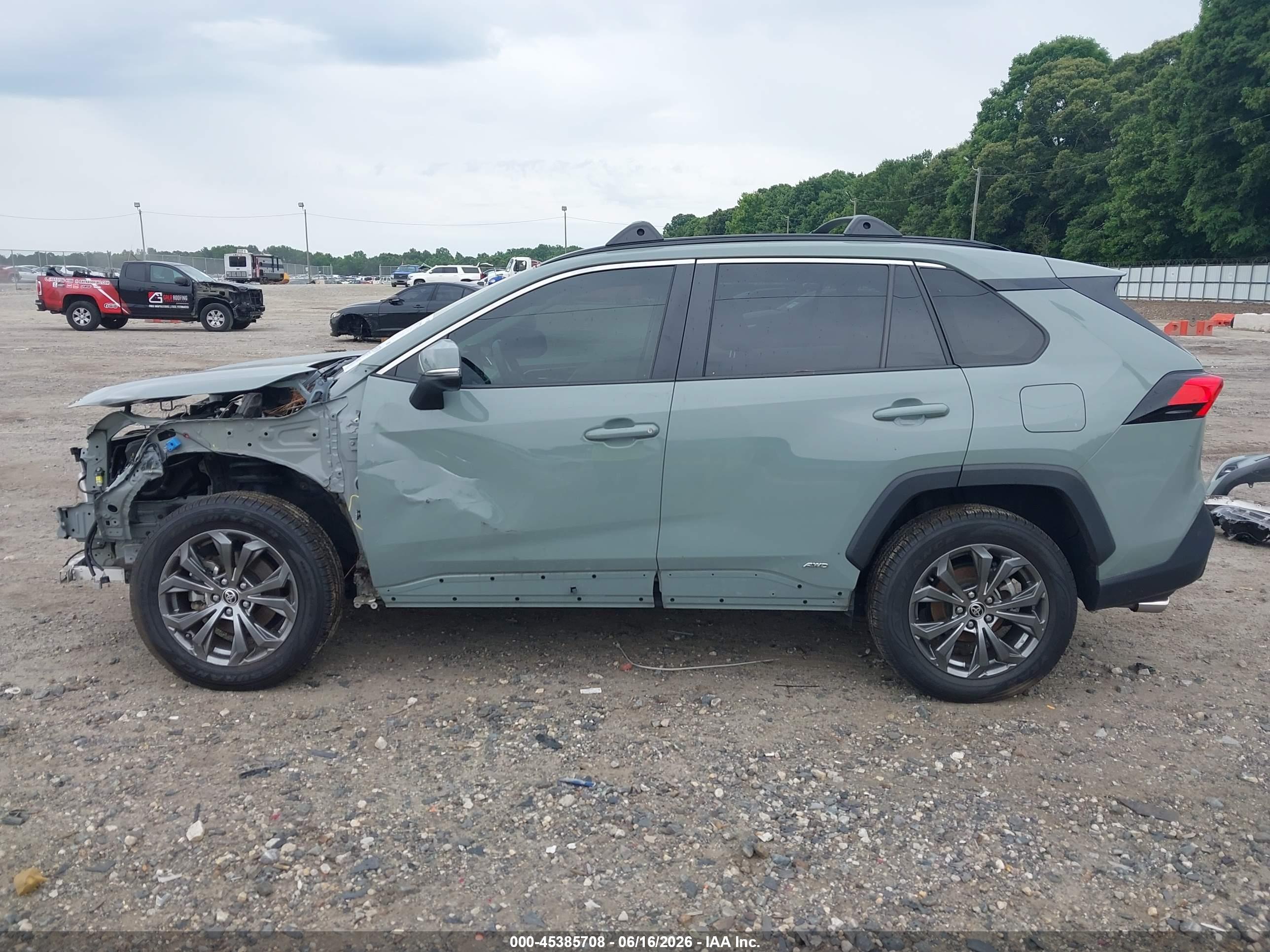 2022 TOYOTA RAV4 HYBRID XLE PREMIUM