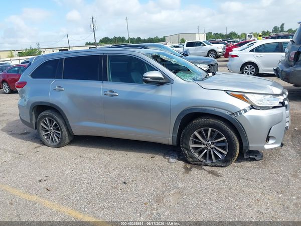 2017 TOYOTA HIGHLANDER XLE
