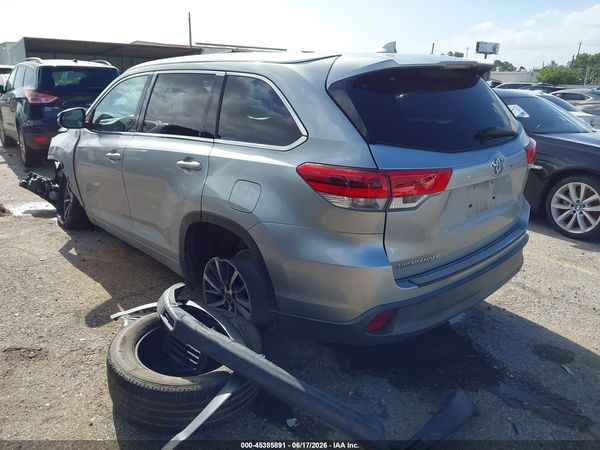 2017 TOYOTA HIGHLANDER XLE