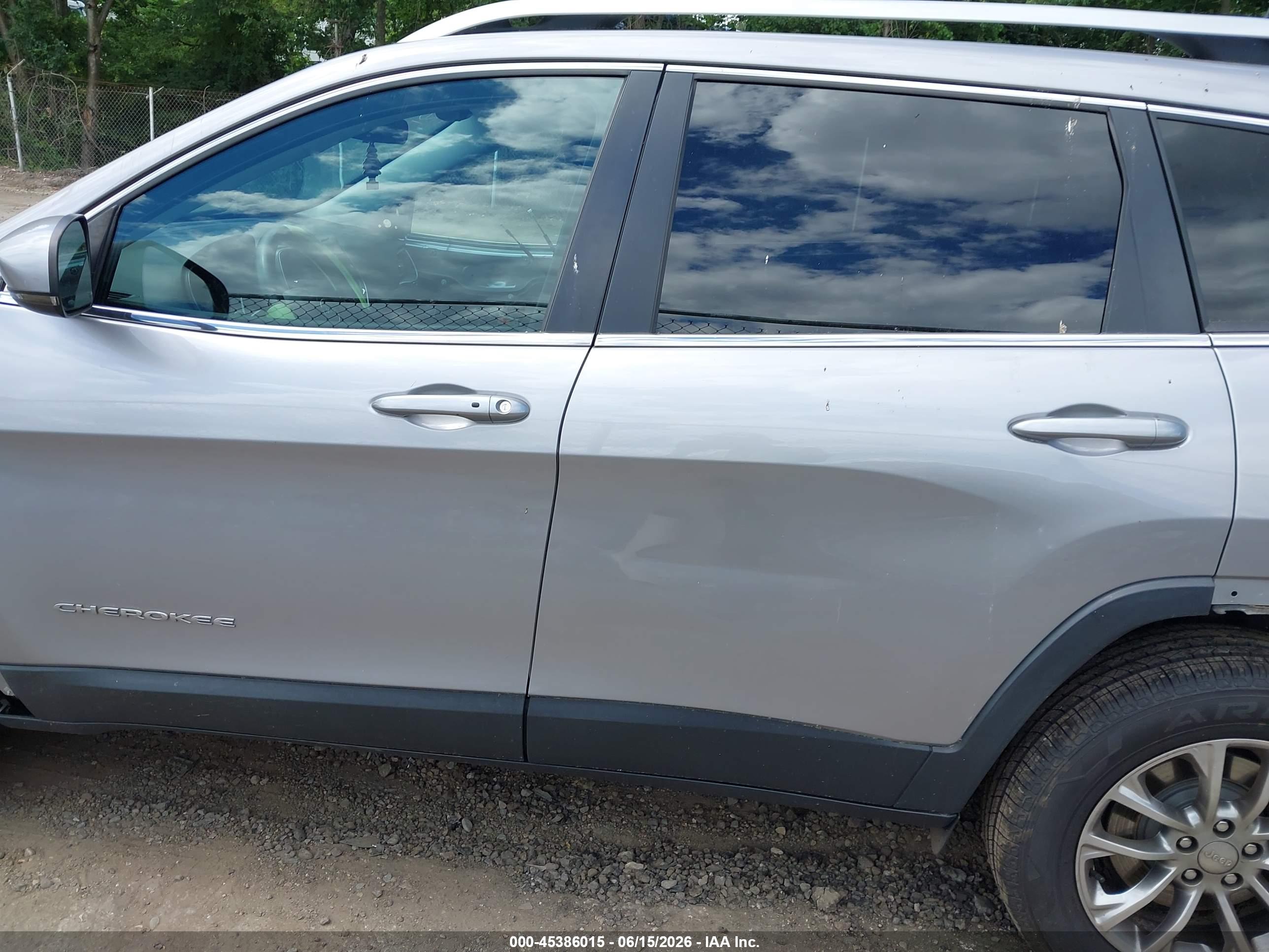 2019 JEEP CHEROKEE LATITUDE PLUS 4X4