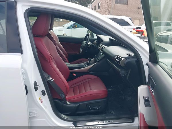 2016 LEXUS IS 200T