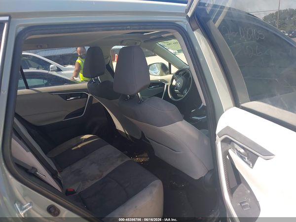 2019 TOYOTA RAV4 XLE — I8