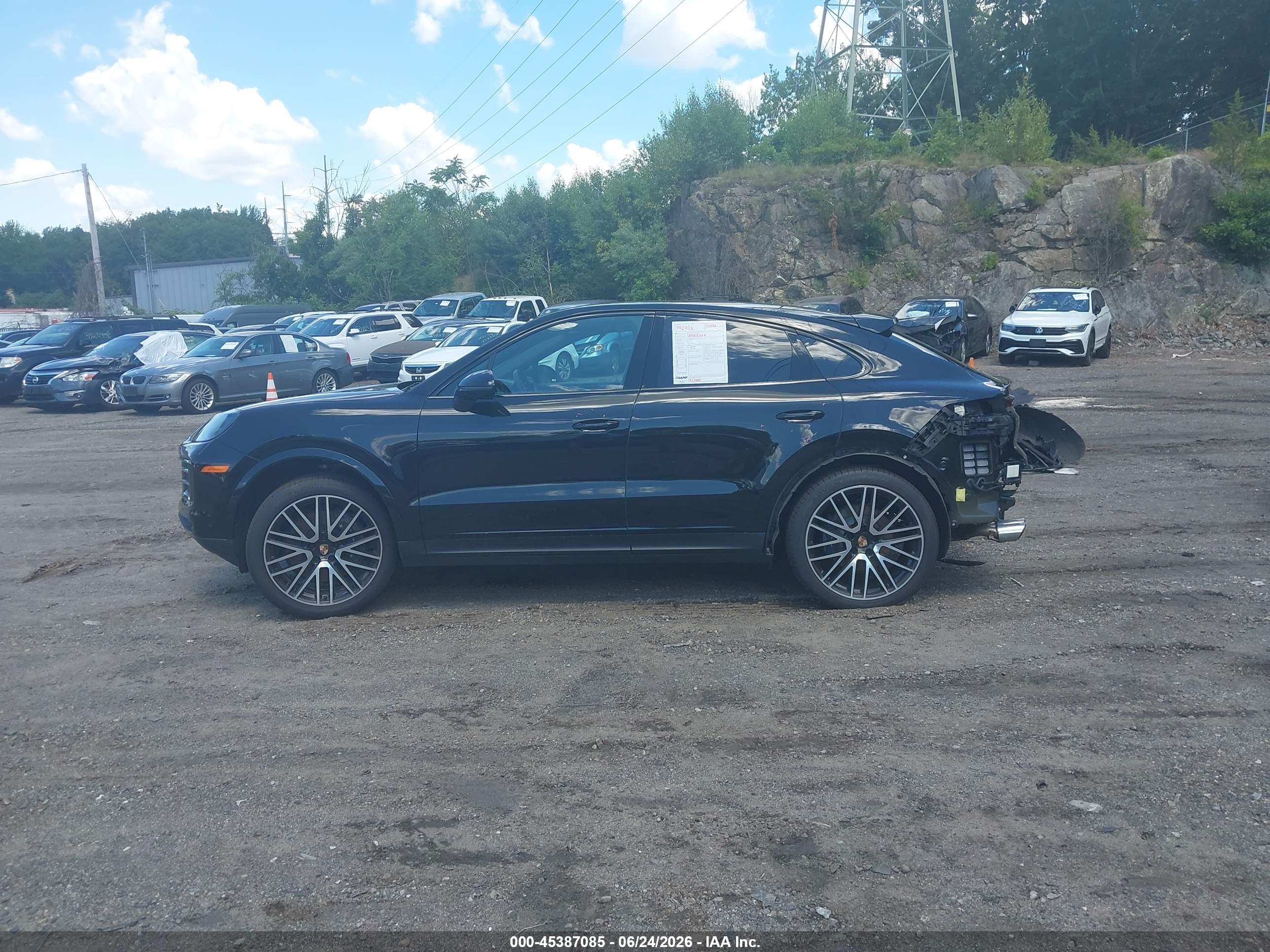 2025 PORSCHE CAYENNE COUPE