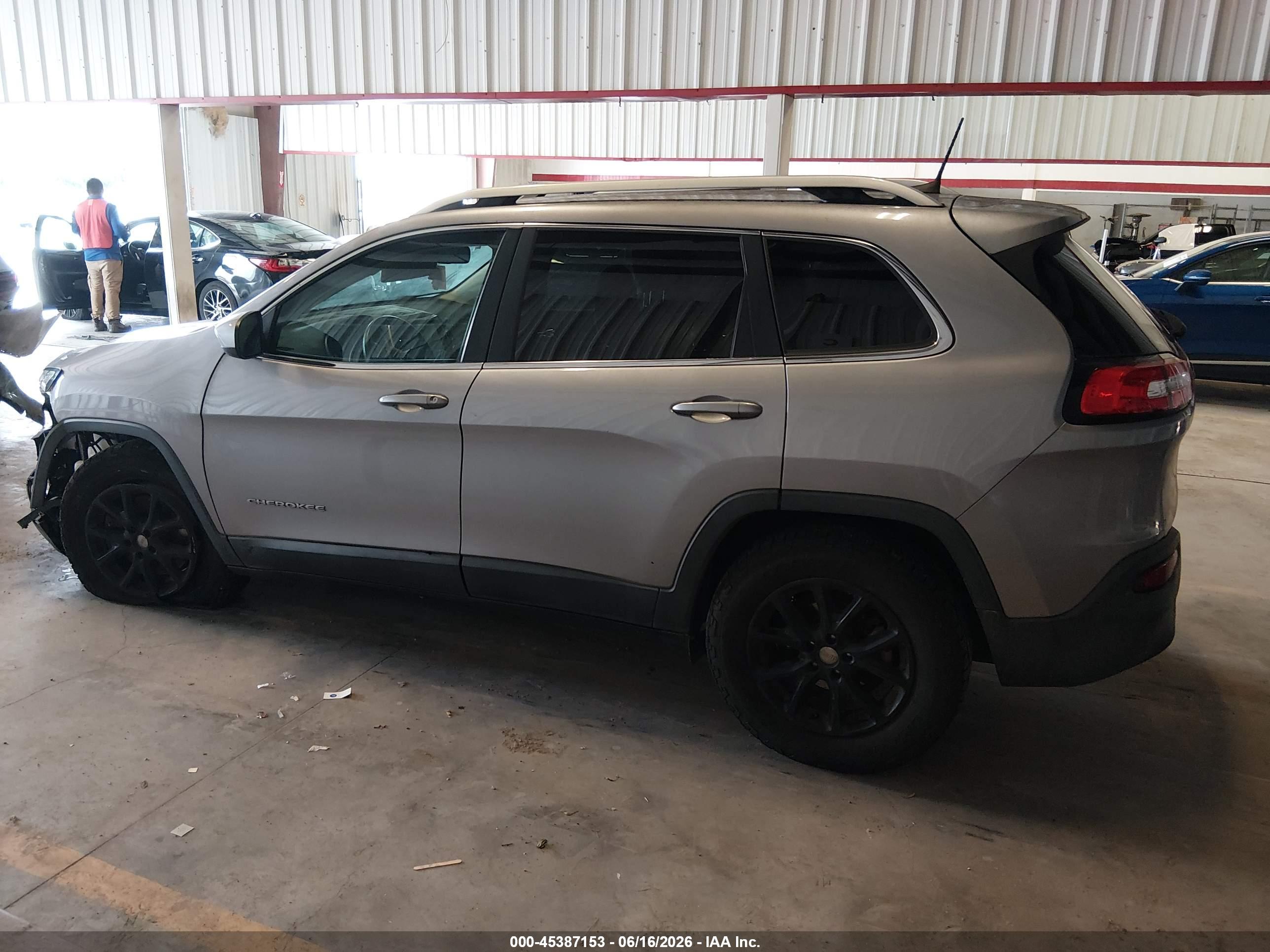 2017 JEEP CHEROKEE LATITUDE FWD