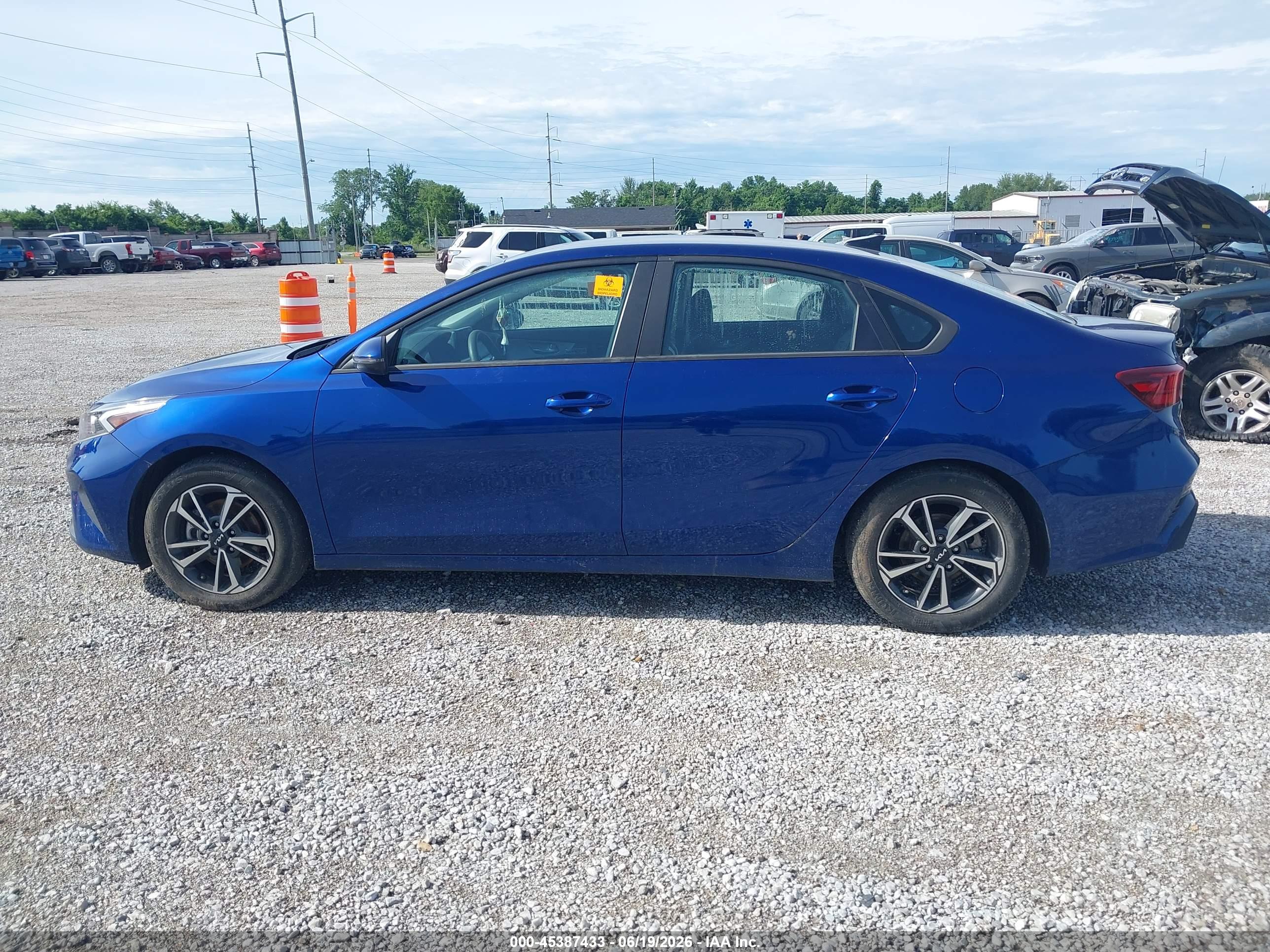 2023 KIA FORTE LXS