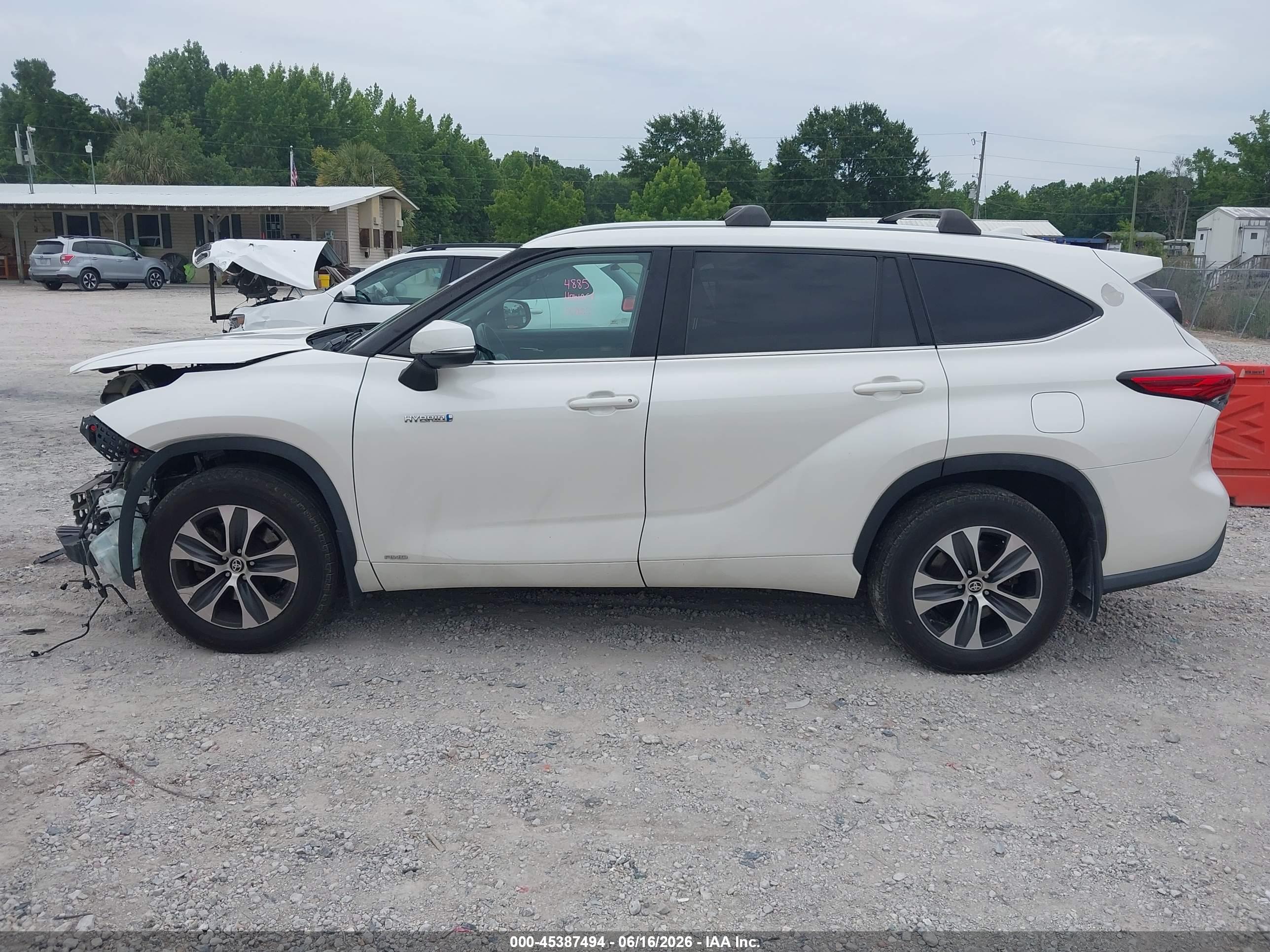 2020 TOYOTA HIGHLANDER HYBRID XLE