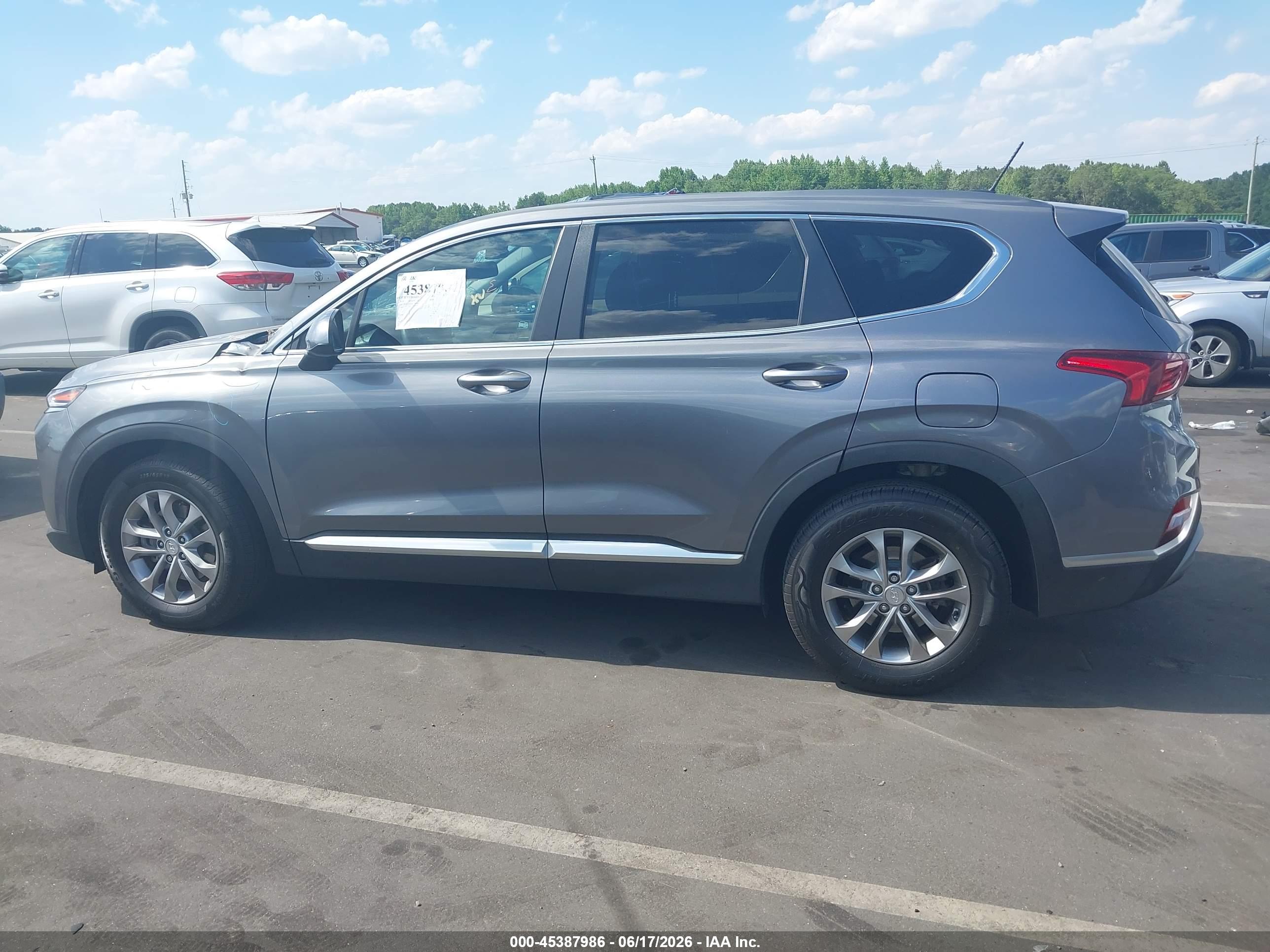 2019 HYUNDAI SANTA FE SE