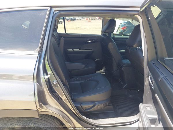 2023 TOYOTA HIGHLANDER XLE