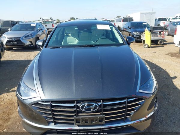 2022 HYUNDAI SONATA SE