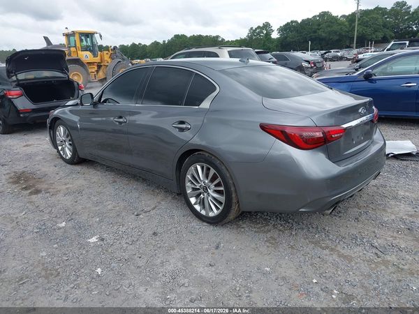 2021 INFINITI Q50 LUXE