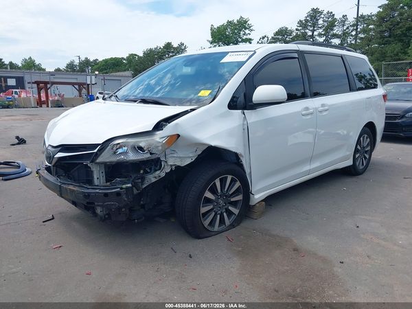2018 TOYOTA SIENNA — I2