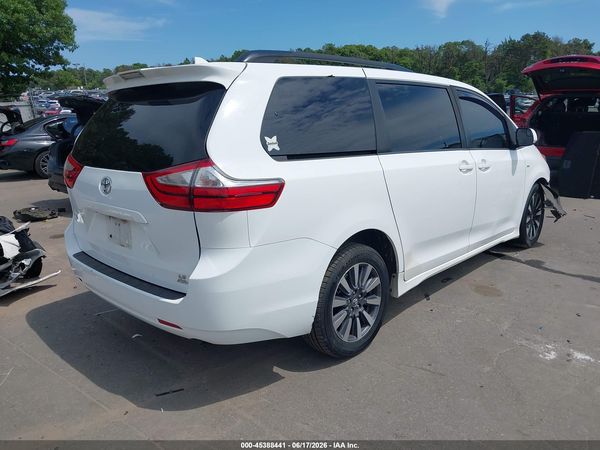 2018 TOYOTA SIENNA LE 7 PASSENGER — I4