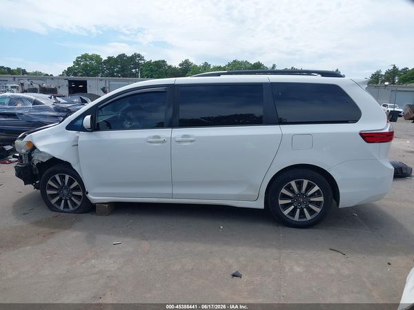 2018 TOYOTA SIENNA LE 7 PASSENGER — I117