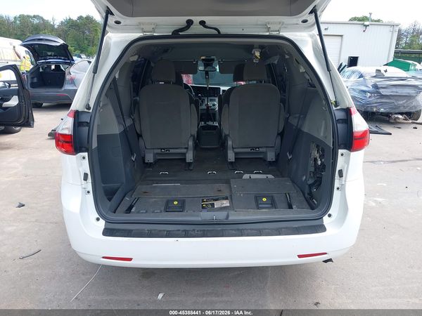 2018 TOYOTA SIENNA LE 7 PASSENGER — I152