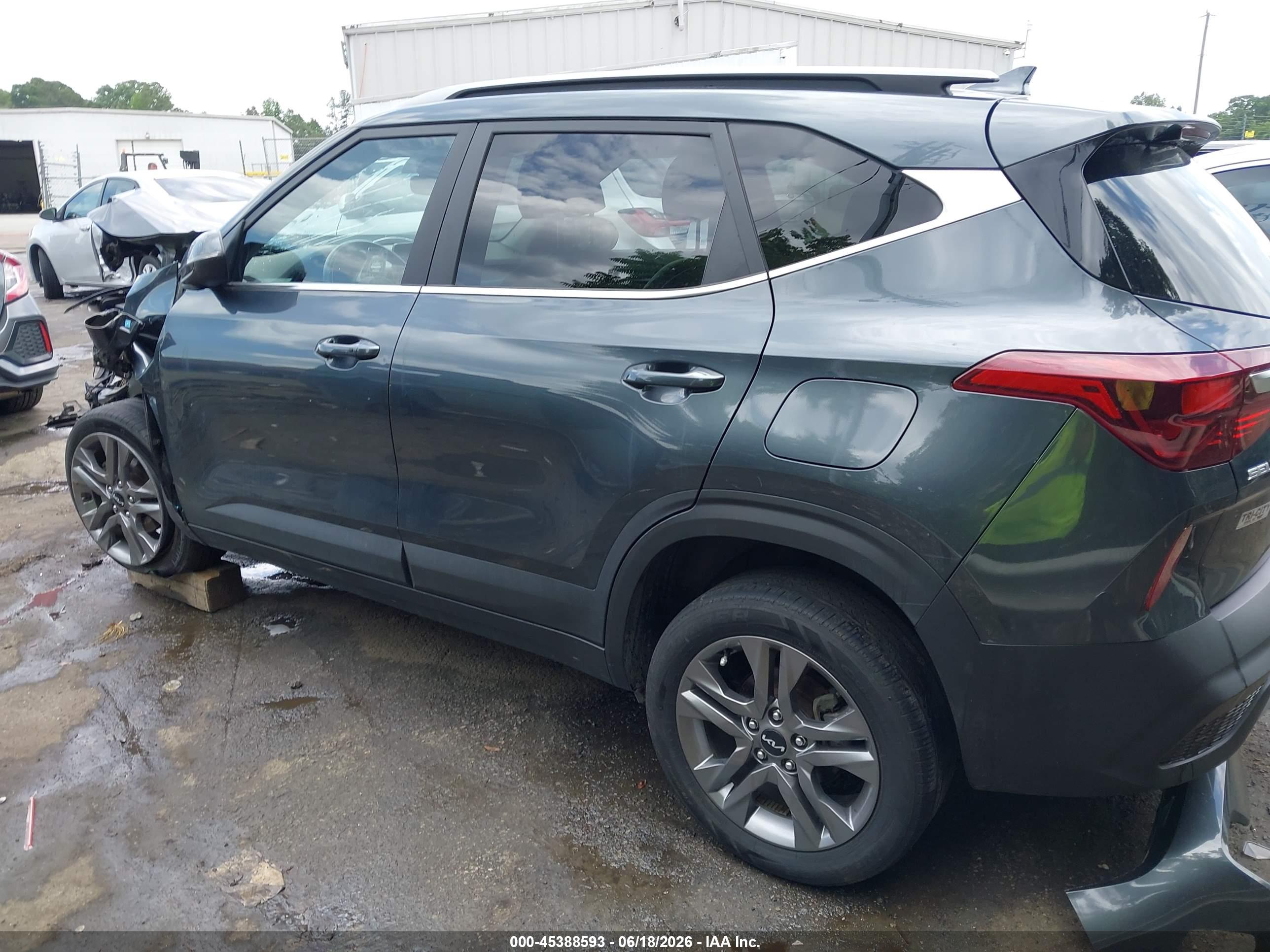 2023 KIA SELTOS S