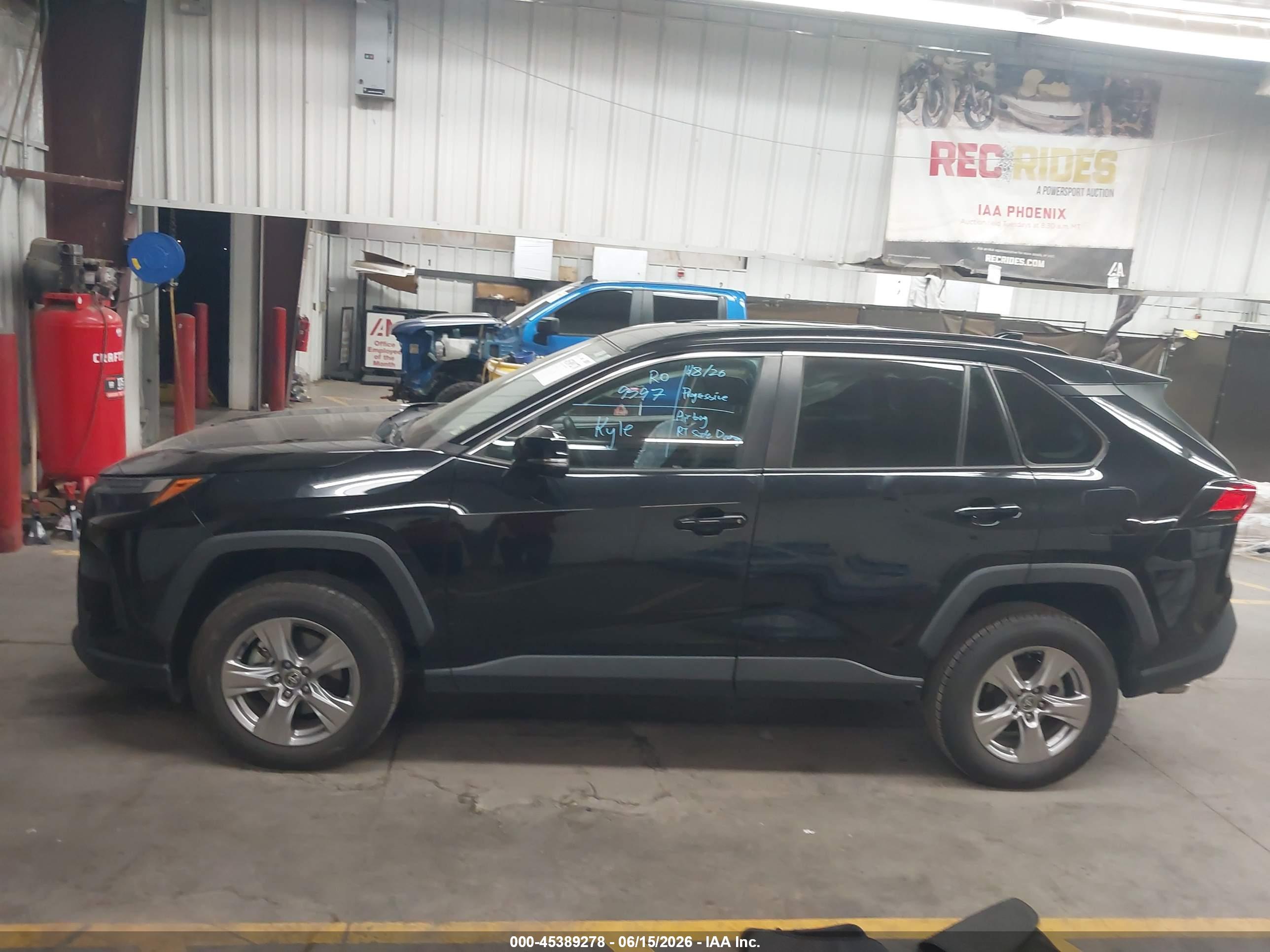 2022 TOYOTA RAV4 XLE