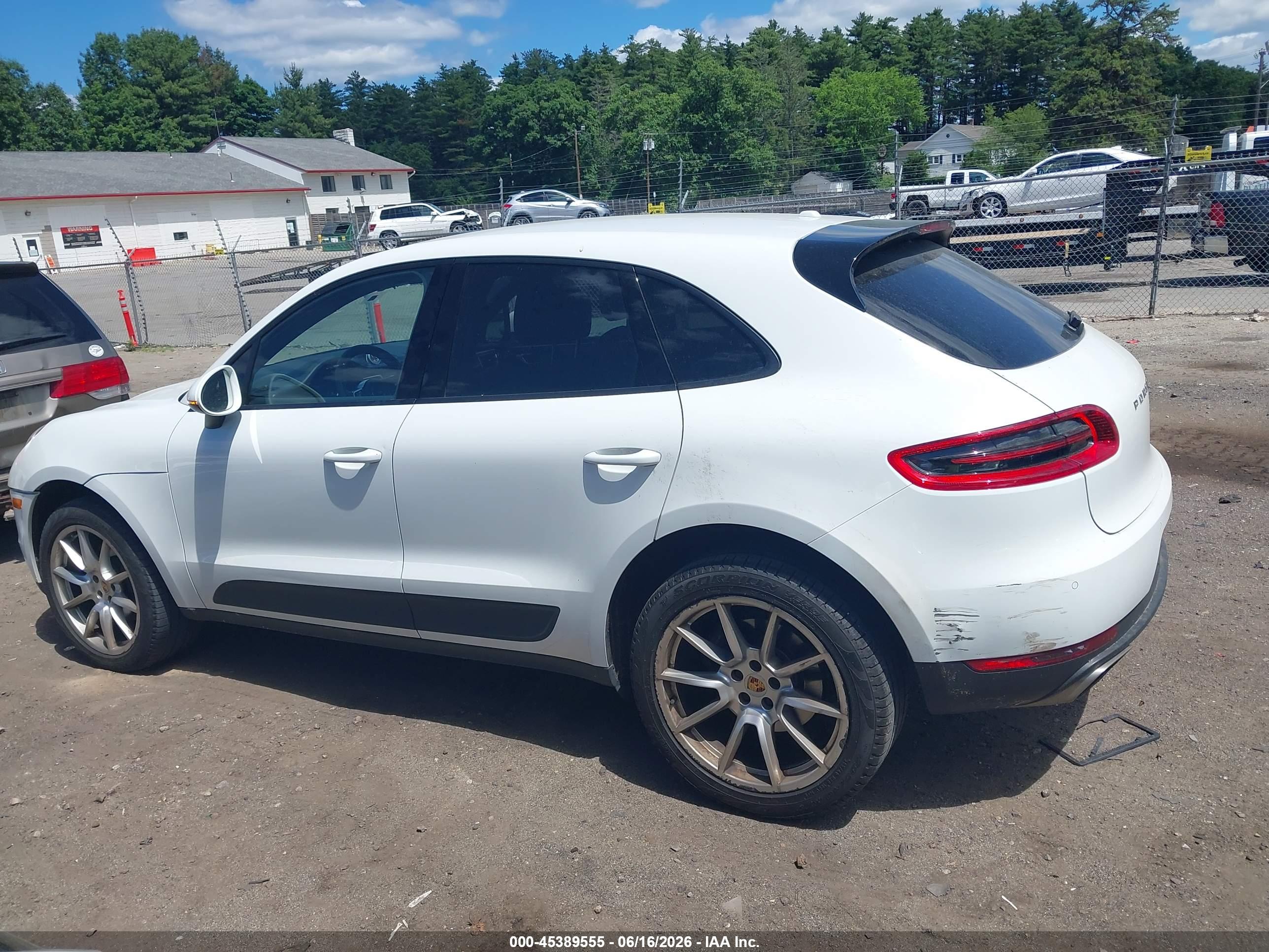 2017 PORSCHE MACAN