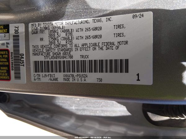 2025 TOYOTA TUNDRA SR5