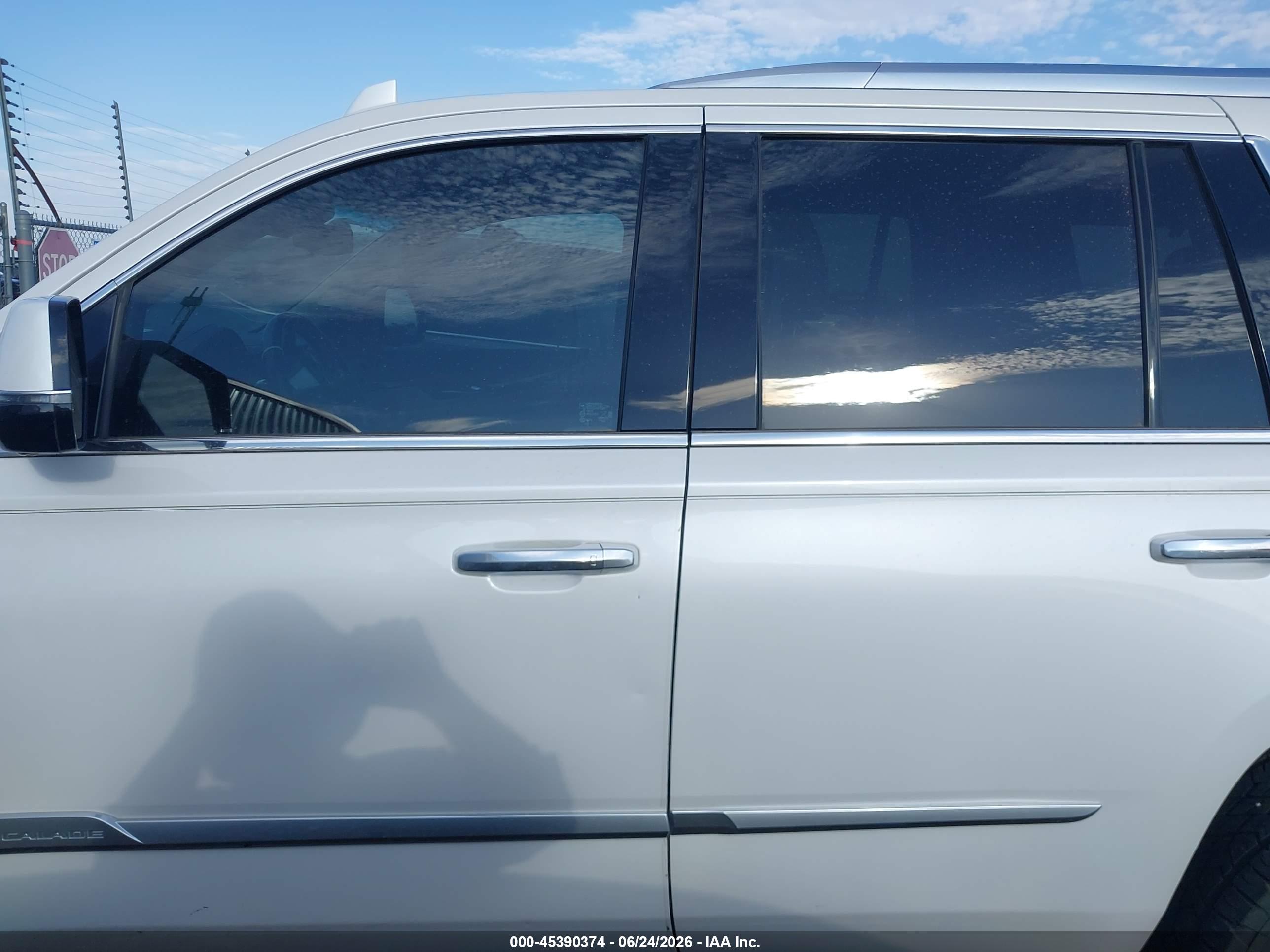 2019 CADILLAC ESCALADE LUXURY